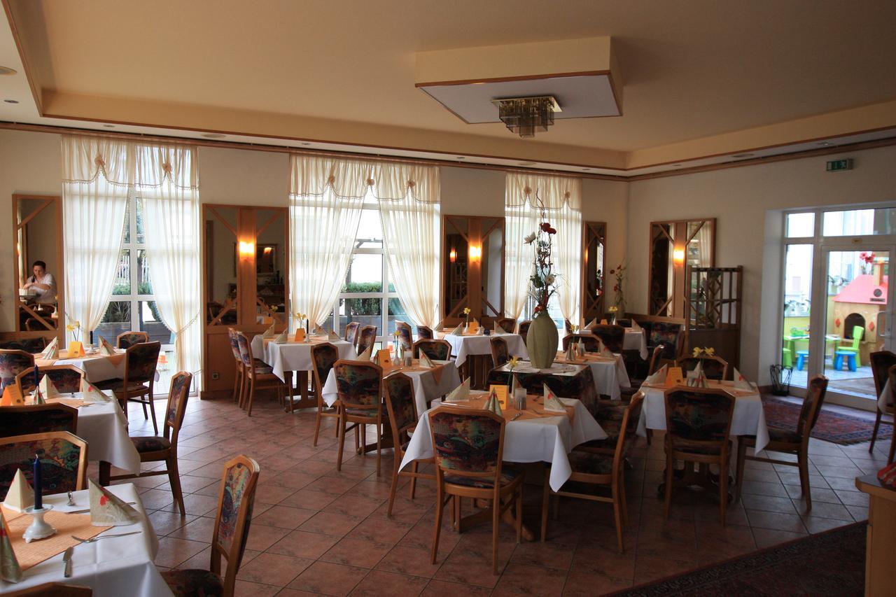 Hotel Buergerhof Hohenstein-Ernstthal Exterior photo